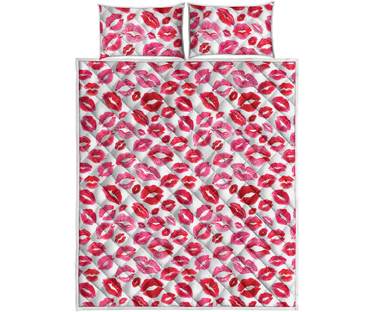 Red And Pink Lips Pattern Print Quilt Bed Set