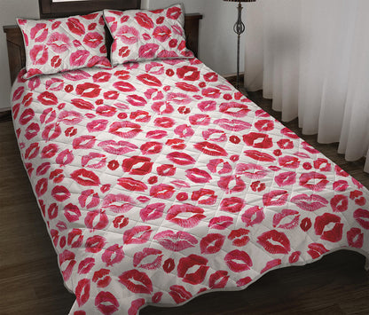 Red And Pink Lips Pattern Print Quilt Bed Set