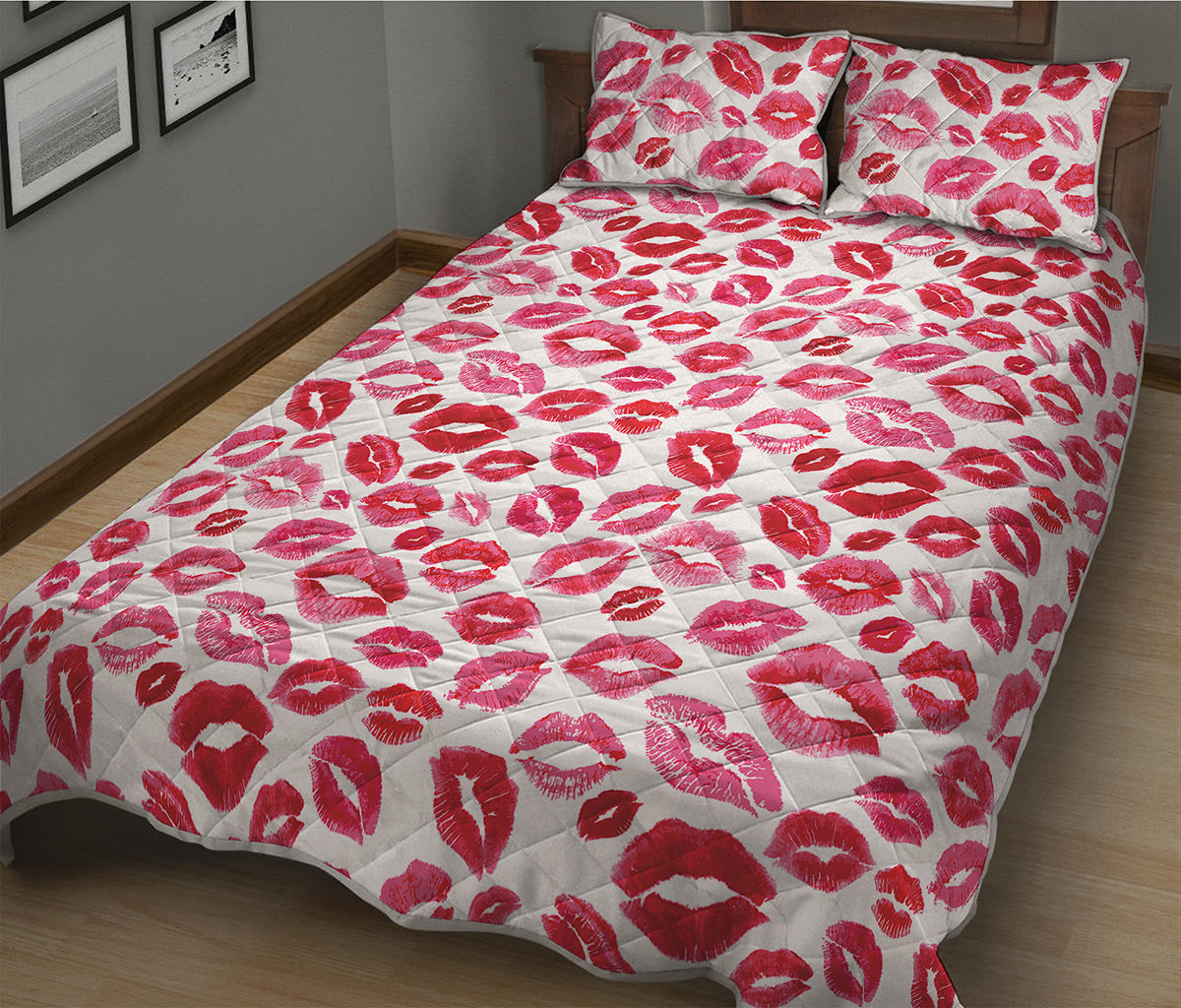 Red And Pink Lips Pattern Print Quilt Bed Set