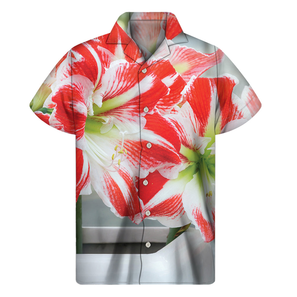 Red And White Amaryllis Print Men's Short Sleeve Shirt