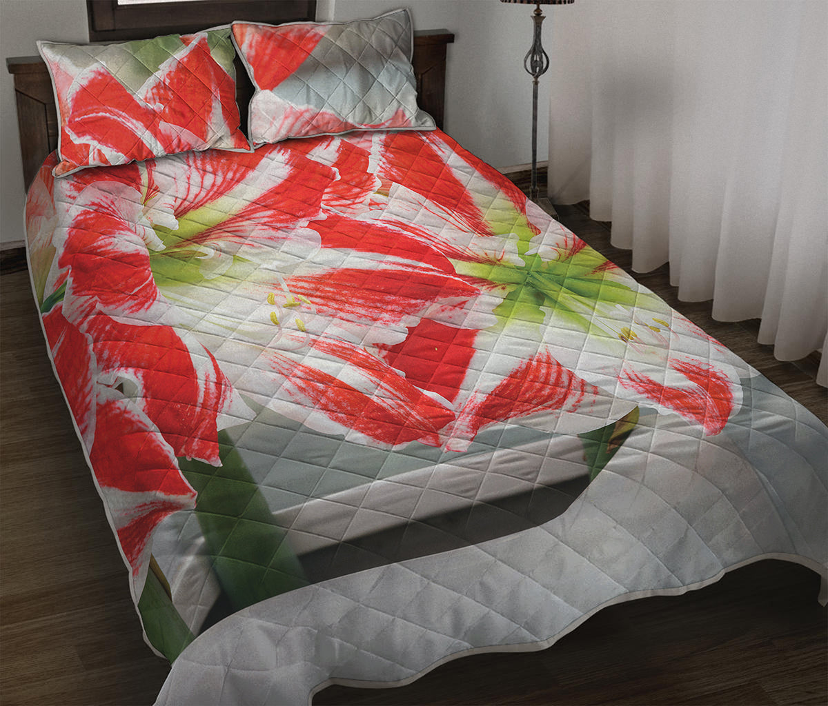 Red And White Amaryllis Print Quilt Bed Set