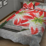 Red And White Amaryllis Print Quilt Bed Set