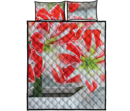 Red And White Amaryllis Print Quilt Bed Set