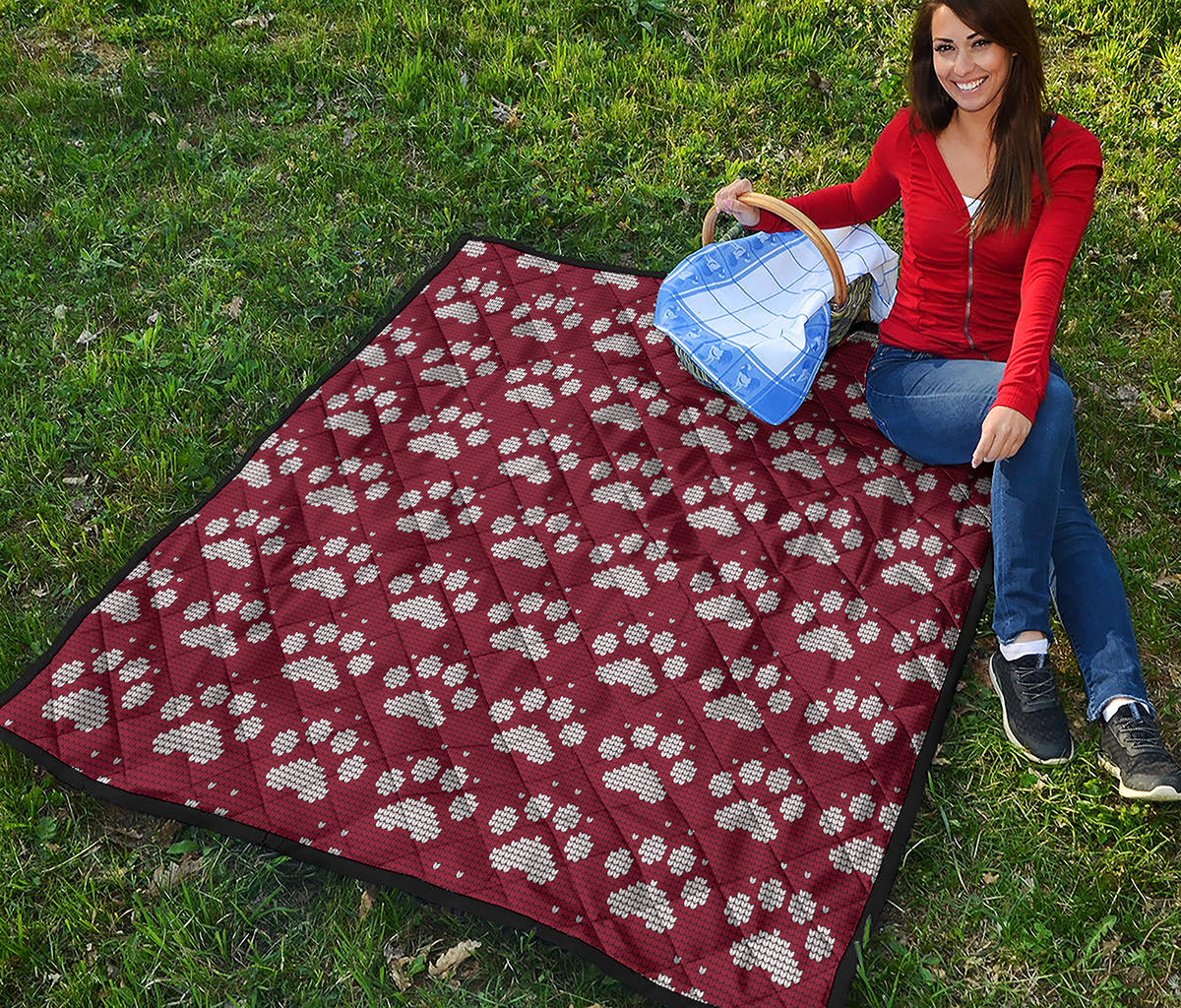 Red And White Paw Knitted Pattern Print Quilt