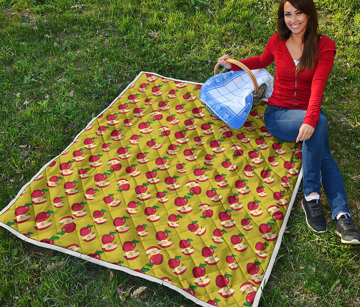 Red Apple Fruit Pattern Print Quilt