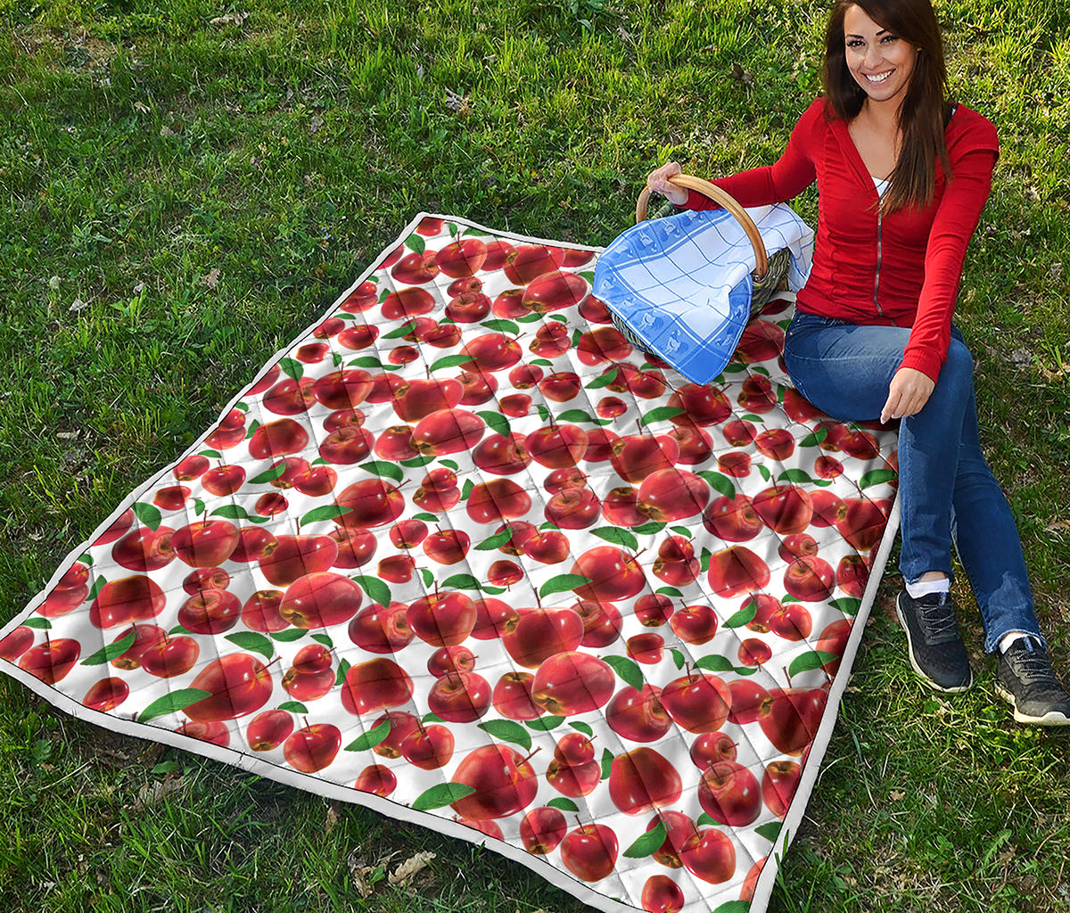 Red Apple Pattern Print Quilt