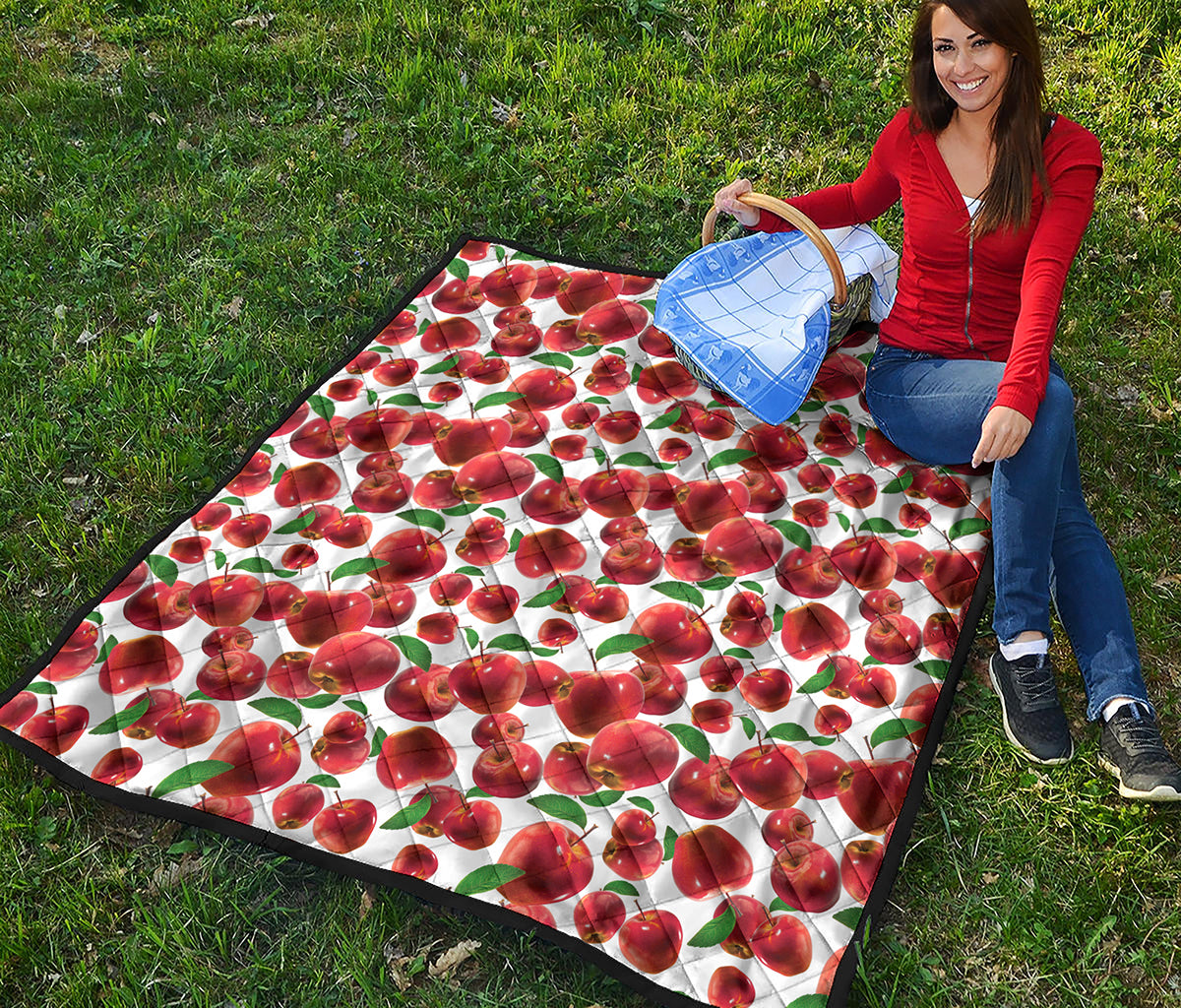 Red Apple Pattern Print Quilt