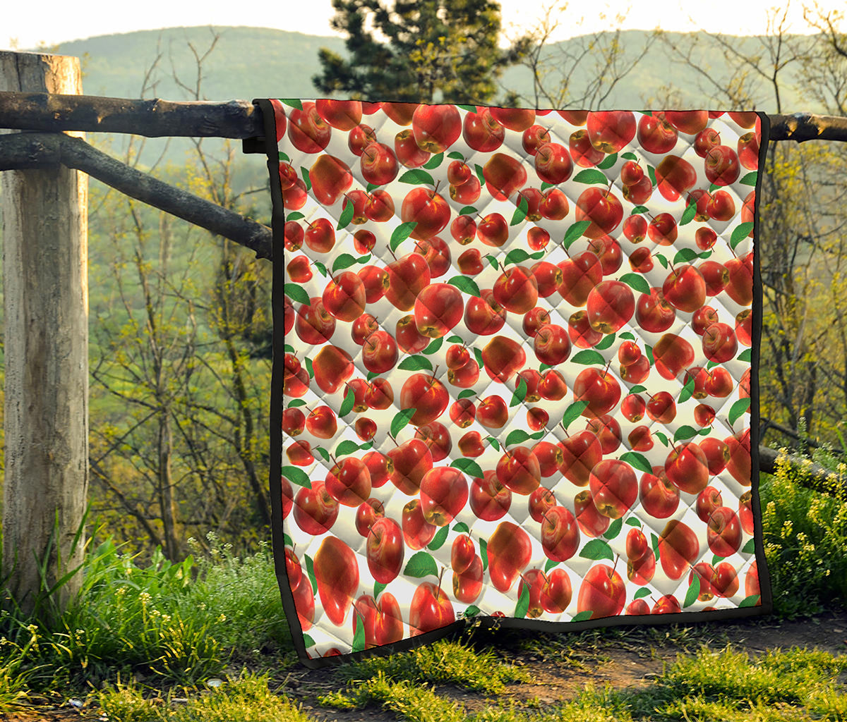Red Apple Pattern Print Quilt