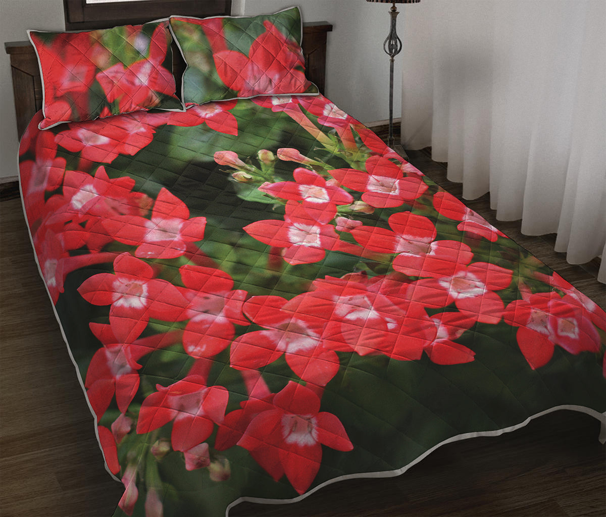 Red Bouvardia Print Quilt Bed Set