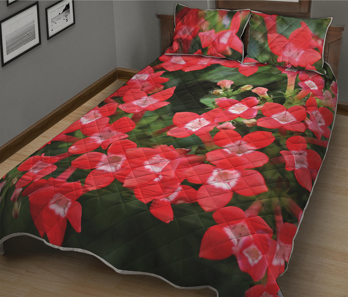Red Bouvardia Print Quilt Bed Set