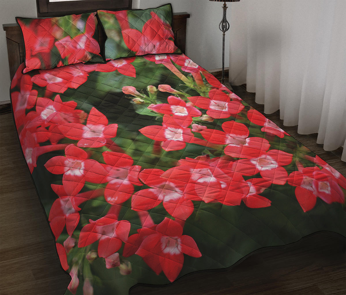 Red Bouvardia Print Quilt Bed Set