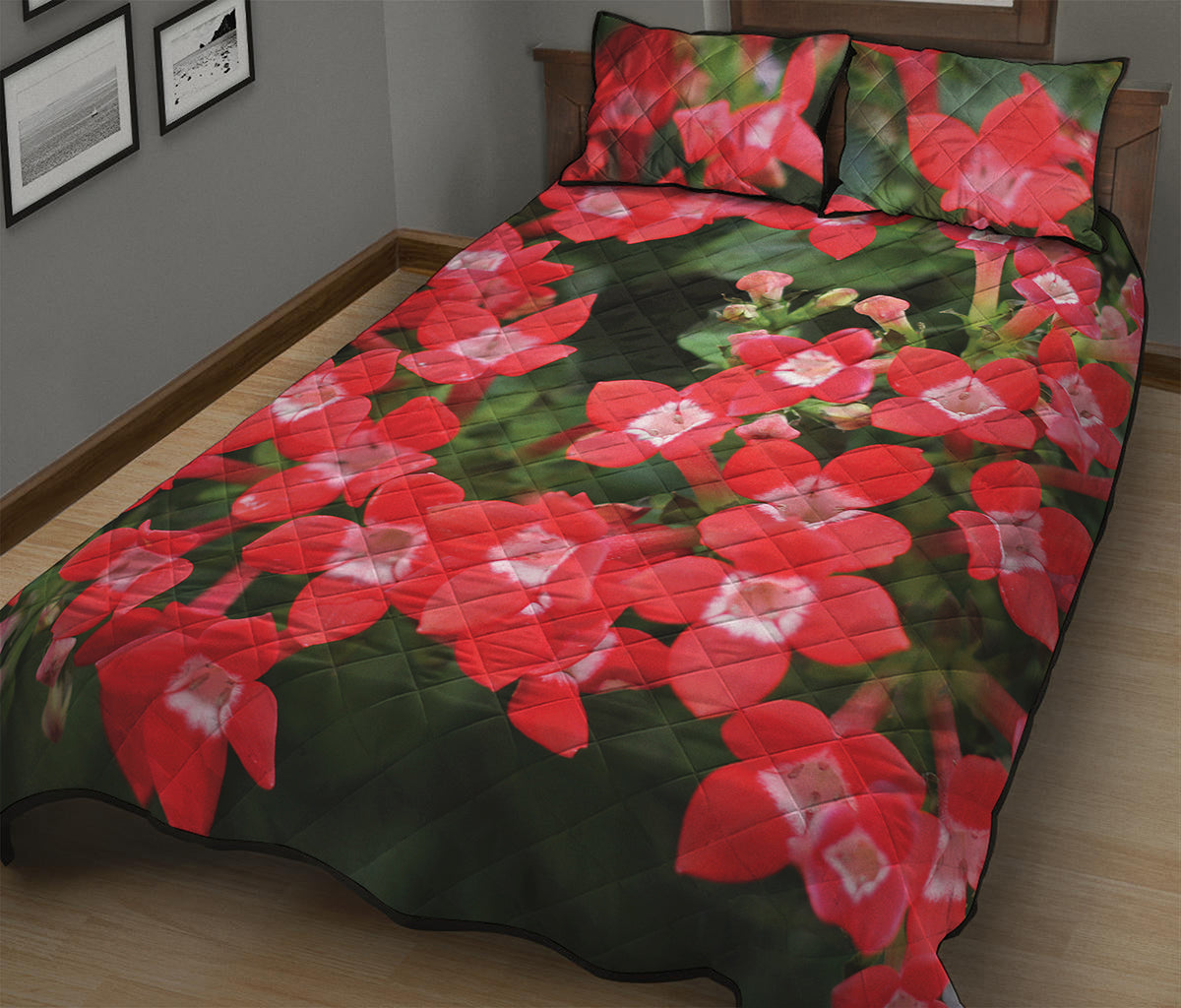 Red Bouvardia Print Quilt Bed Set