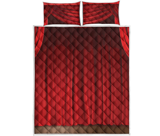 Red Curtain Theater Print Quilt Bed Set