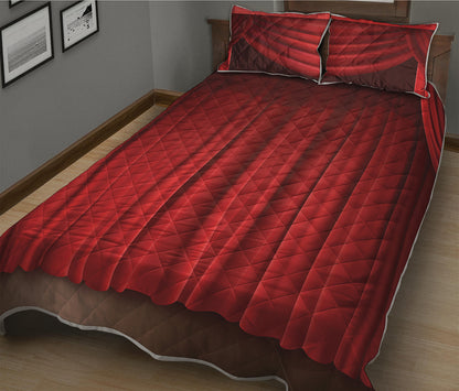 Red Curtain Theater Print Quilt Bed Set