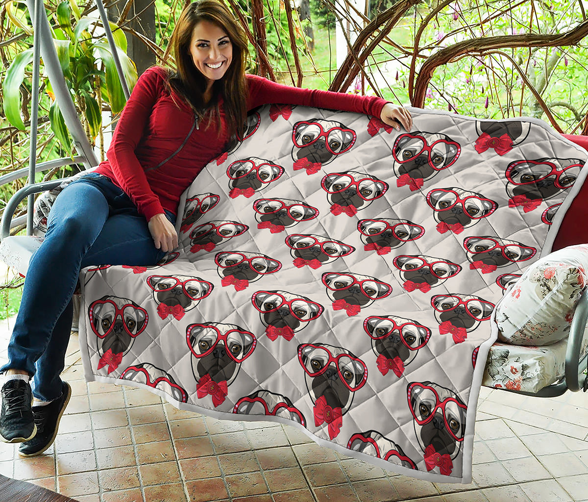 Red Glasses Pug Pattern Print Quilt