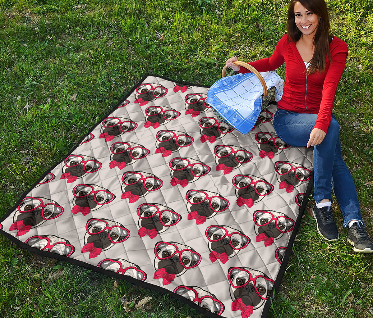 Red Glasses Pug Pattern Print Quilt