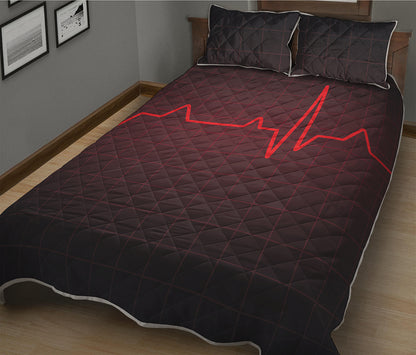 Red Heartbeat Print Quilt Bed Set