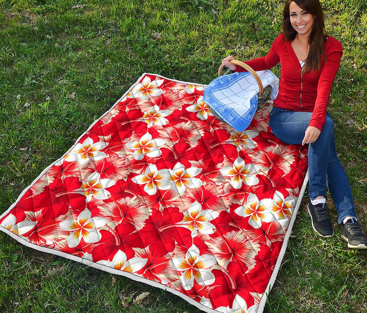 Red Hibiscus Plumeria Pattern Print Quilt