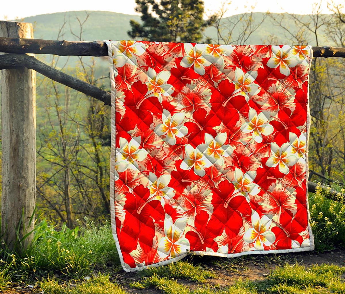 Red Hibiscus Plumeria Pattern Print Quilt