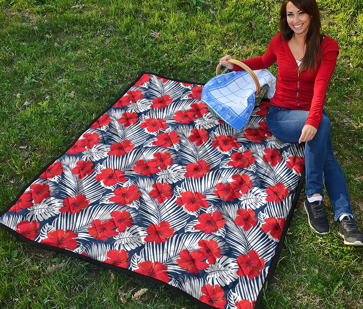 Red Hibiscus Tropical Pattern Print Quilt