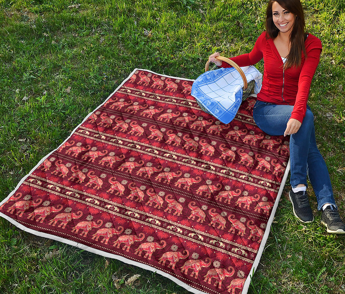 Red Indian Elephant Pattern Print Quilt