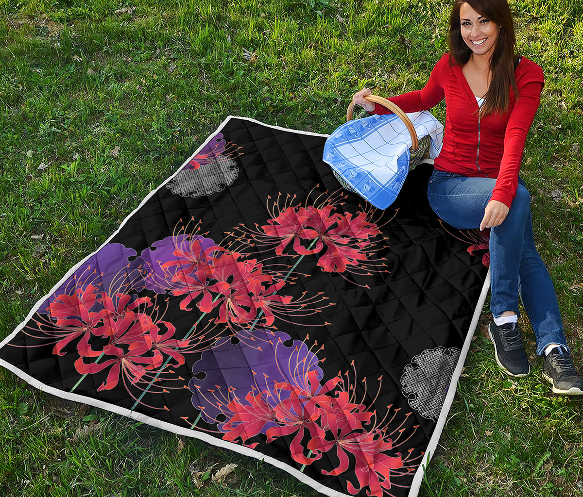 Red Japanese Amaryllis Pattern Print Quilt