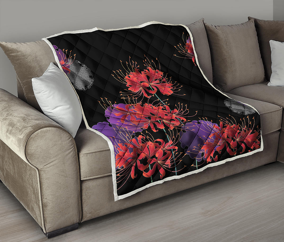 Red Japanese Amaryllis Pattern Print Quilt