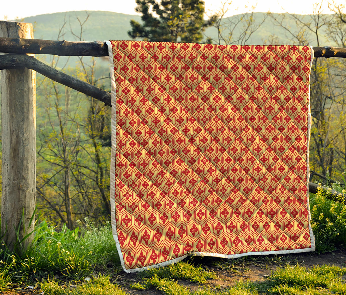 Red Japanese Flower Pattern Print Quilt