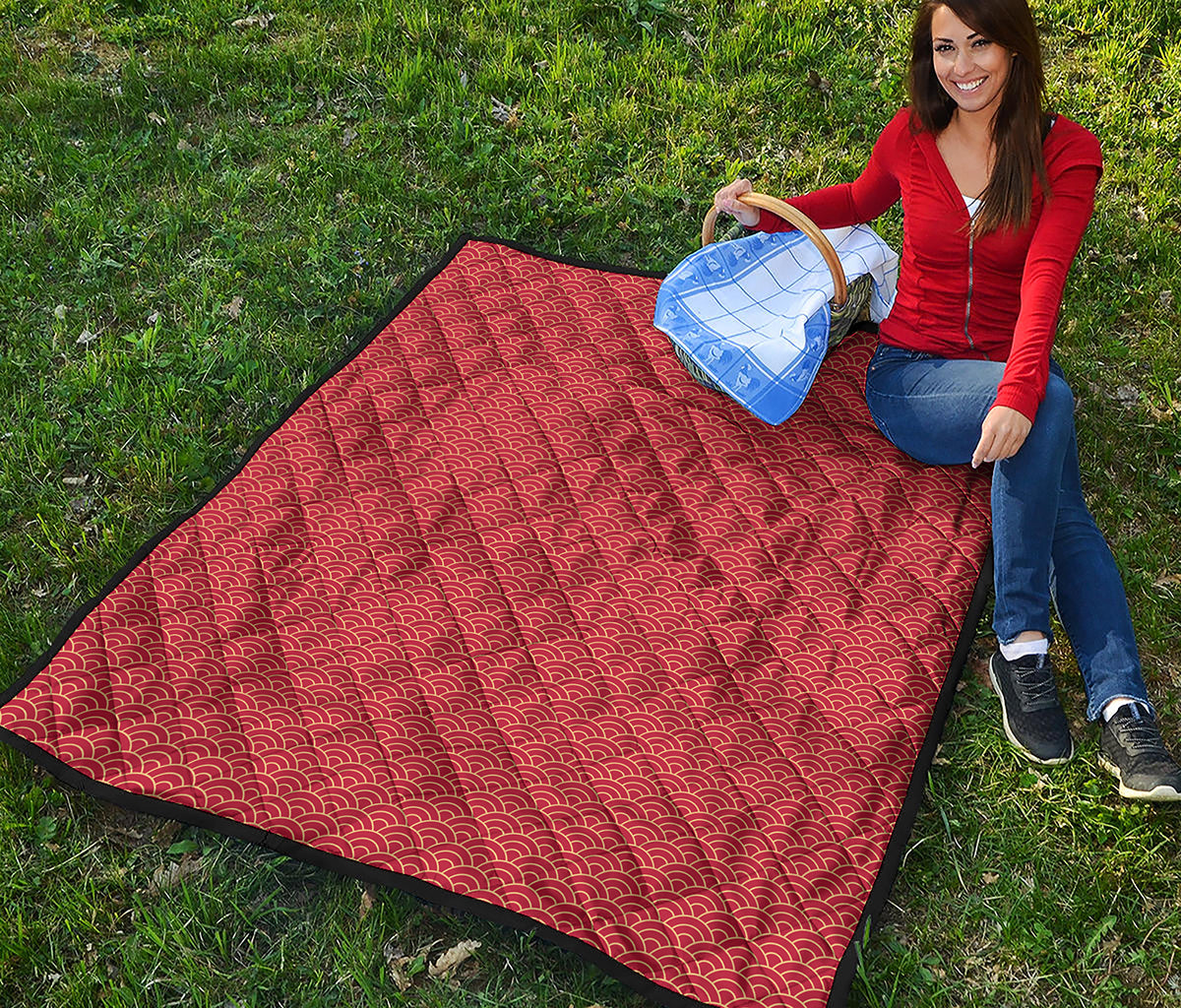 Red Japanese Wave Pattern Print Quilt