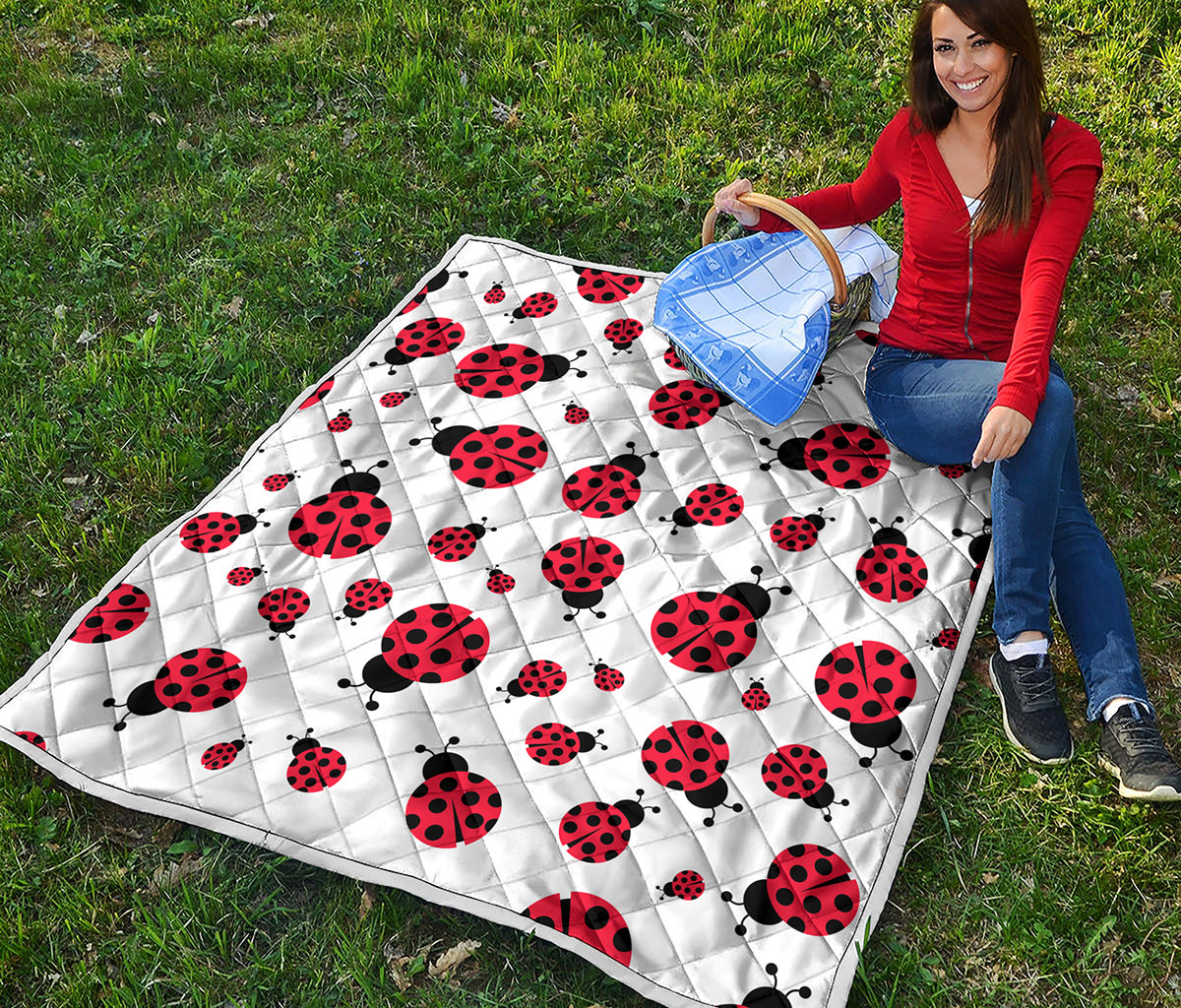 Red Ladybug Pattern Print Quilt