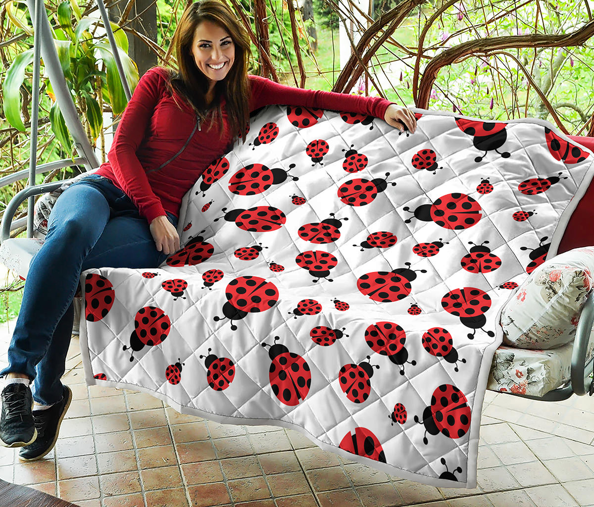 Red Ladybug Pattern Print Quilt