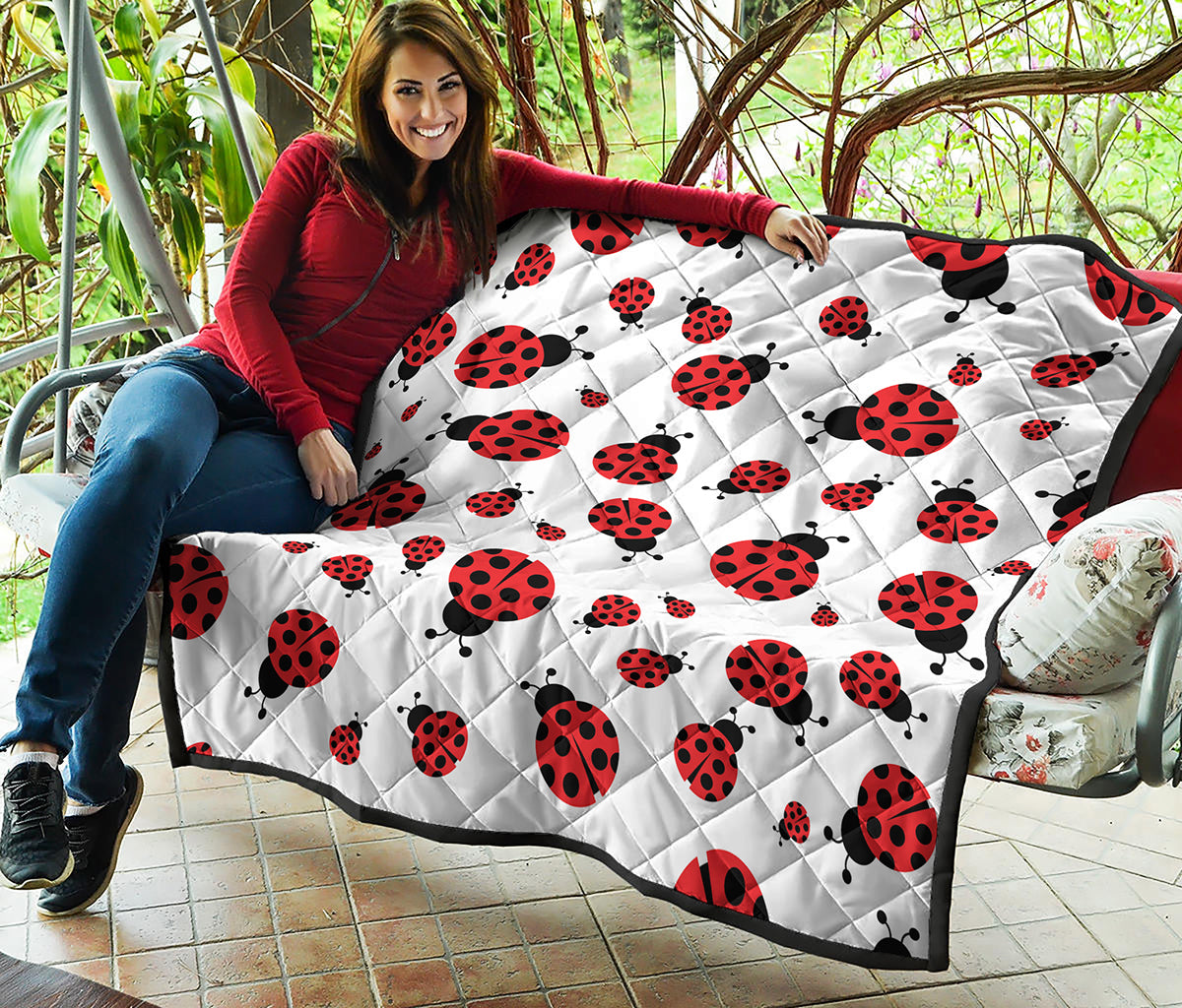 Red Ladybug Pattern Print Quilt
