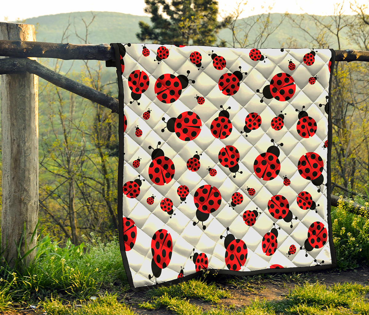 Red Ladybug Pattern Print Quilt