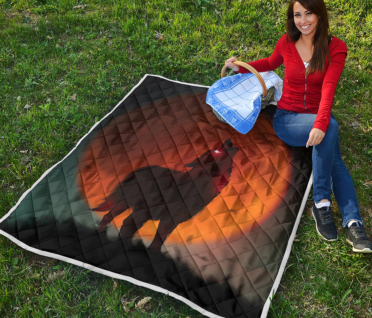 Red Moon Howling Wolf Print Quilt