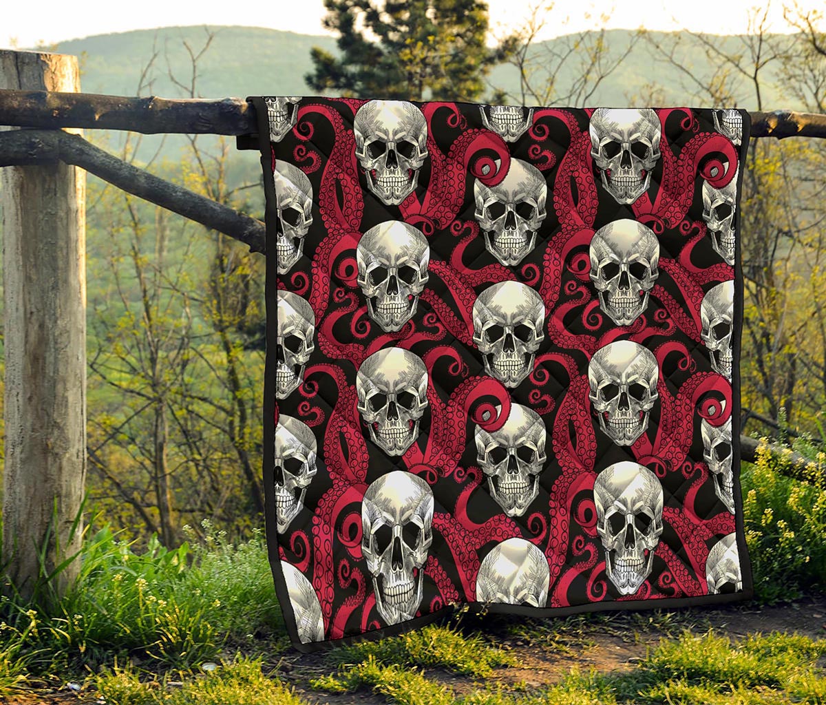 Red Octopus Skull Pattern Print Quilt