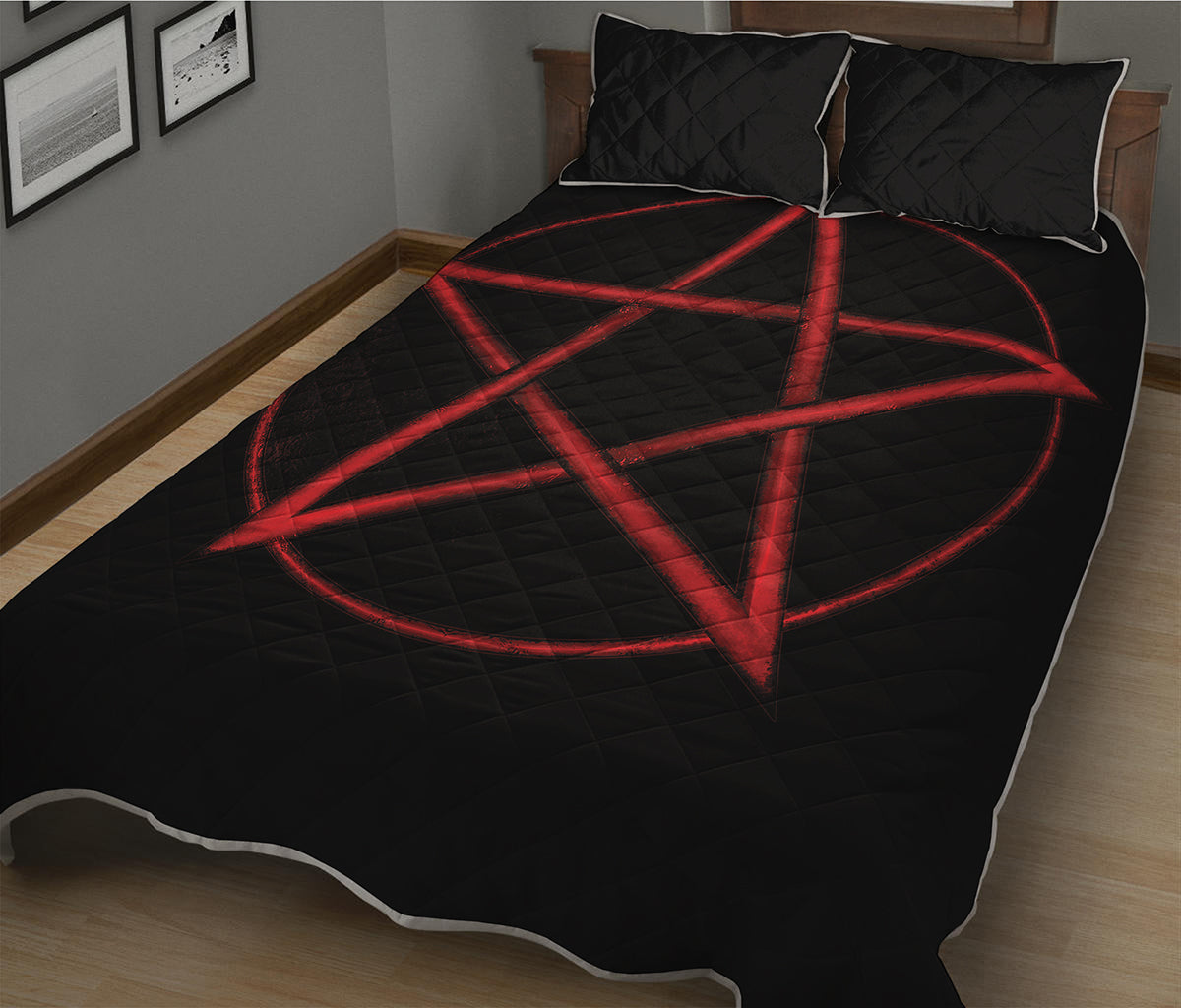 Red Pentagram Symbol Print Quilt Bed Set