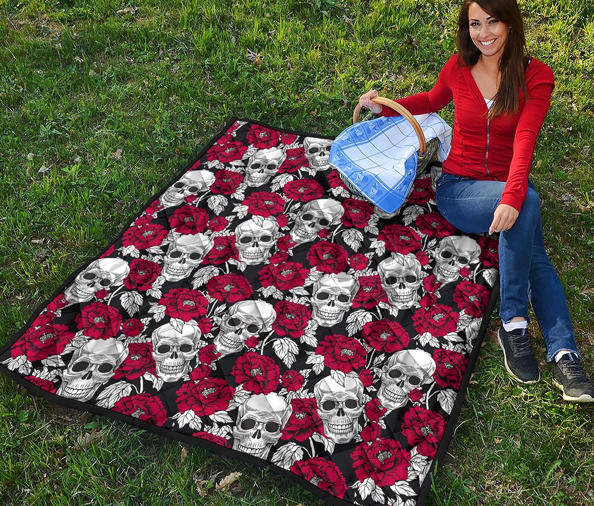 Red Peony Skull Pattern Print Quilt