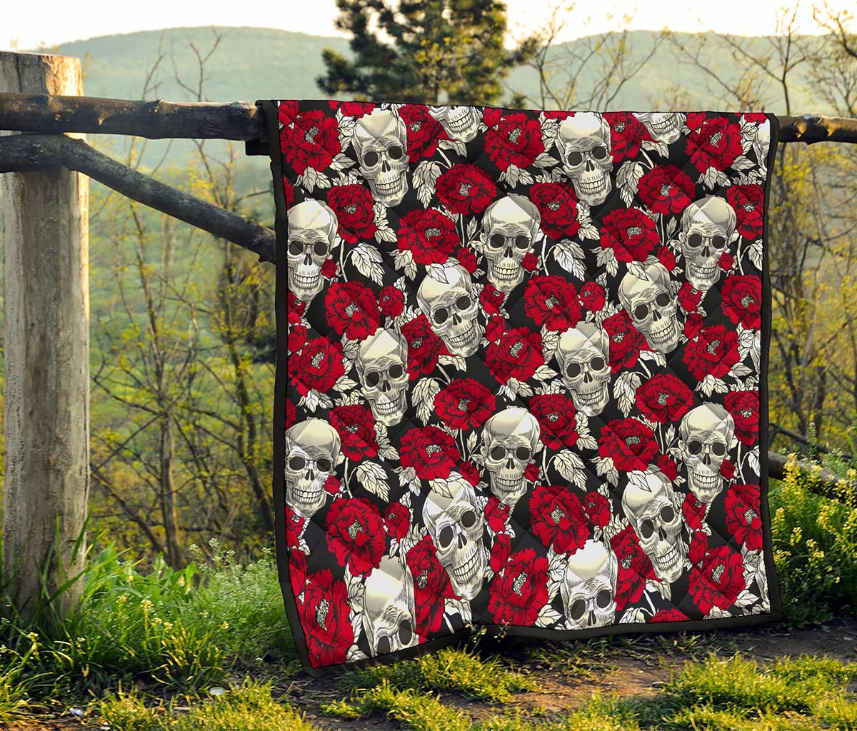 Red Peony Skull Pattern Print Quilt