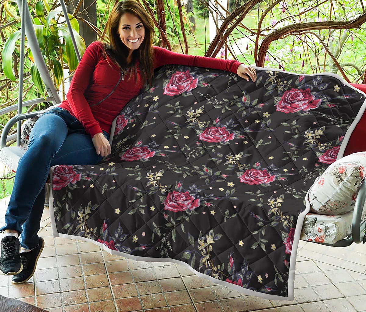 Red Rose Floral Pattern Print Quilt