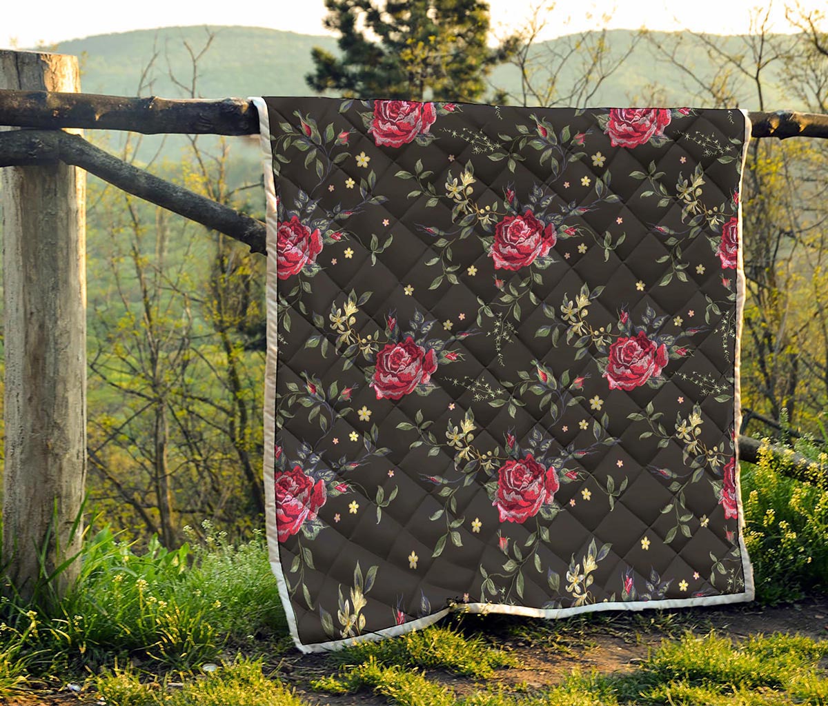 Red Rose Floral Pattern Print Quilt