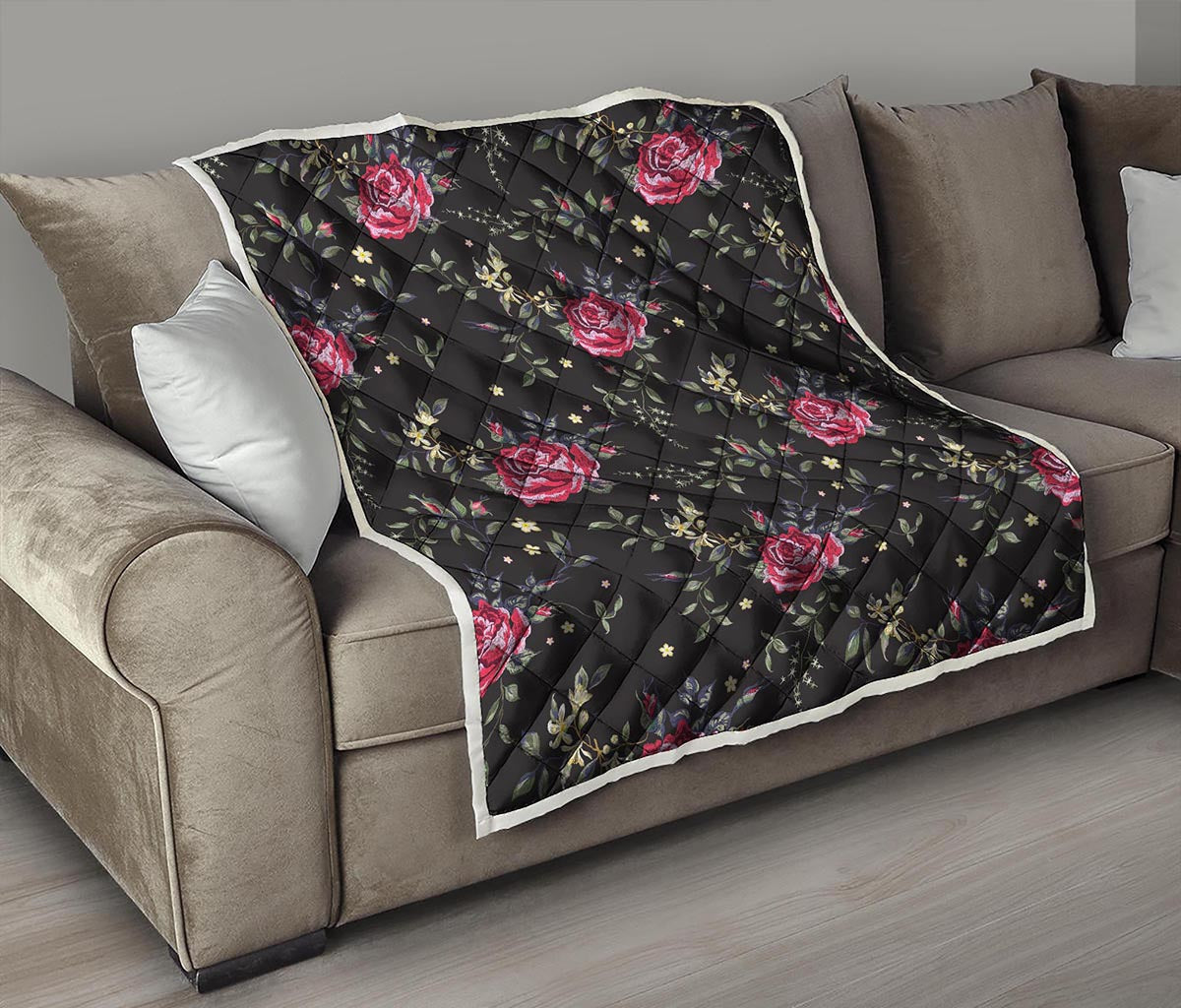 Red Rose Floral Pattern Print Quilt