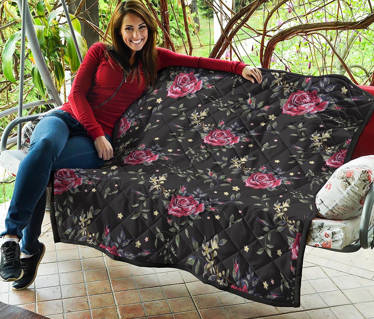 Red Rose Floral Pattern Print Quilt