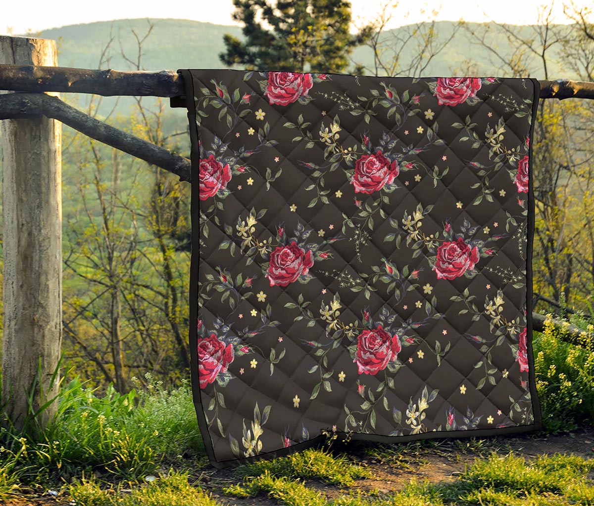 Red Rose Floral Pattern Print Quilt