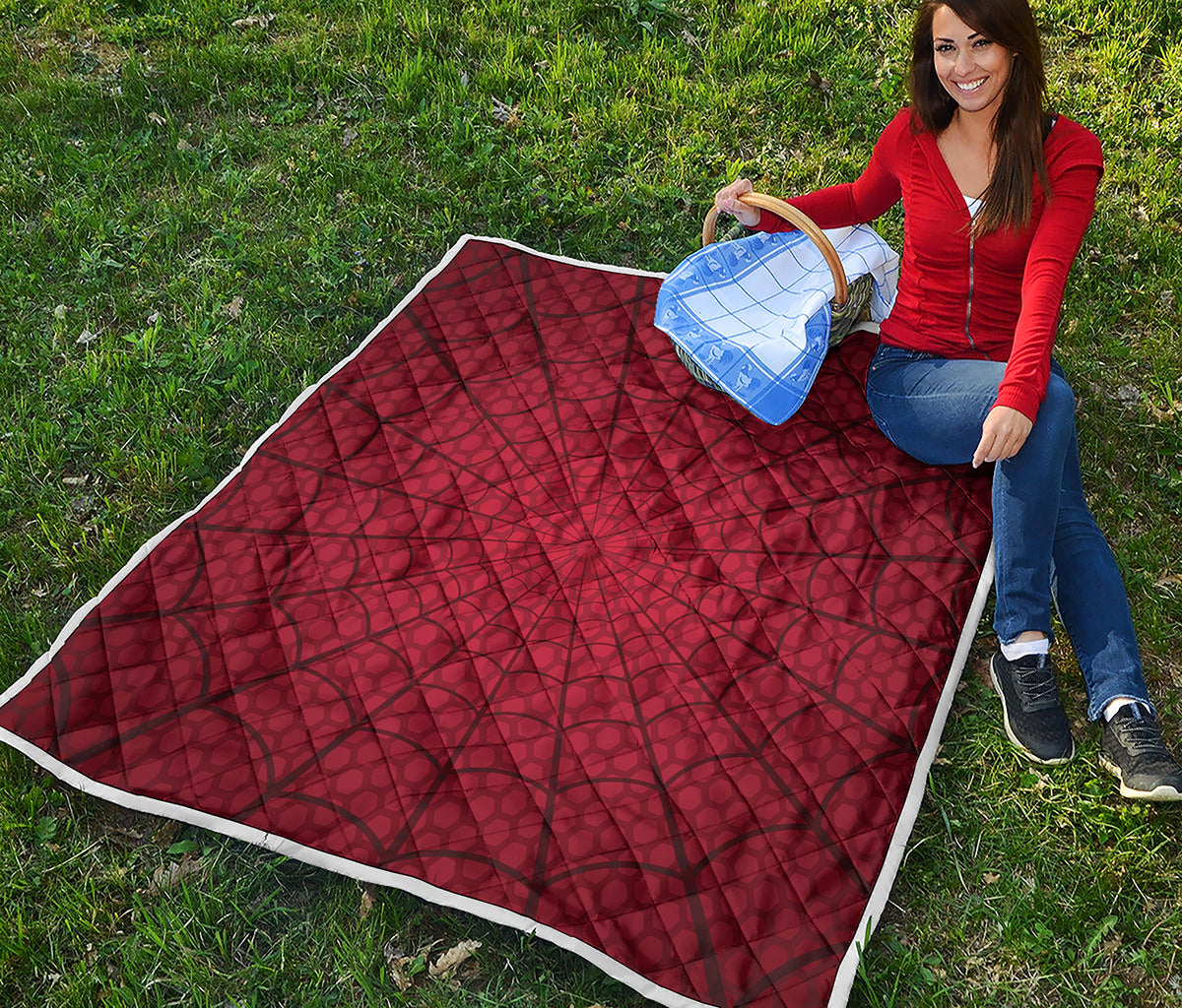 Red Spider Web Print Quilt