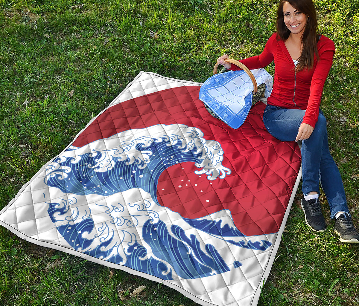 Red Sun Japanese Wave Print Quilt