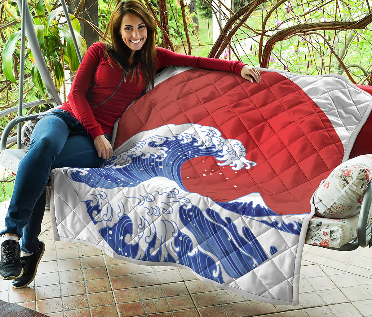 Red Sun Japanese Wave Print Quilt