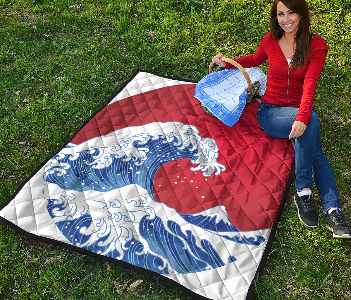 Red Sun Japanese Wave Print Quilt