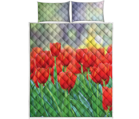 Red Tulip Print Quilt Bed Set