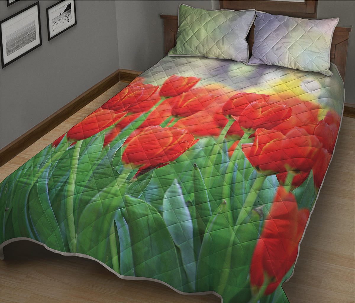Red Tulip Print Quilt Bed Set