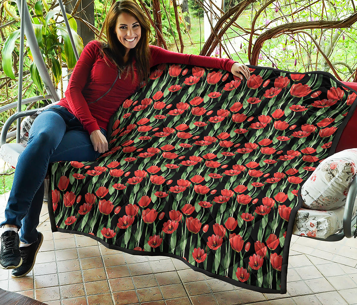Red Watercolor Tulip Pattern Print Quilt